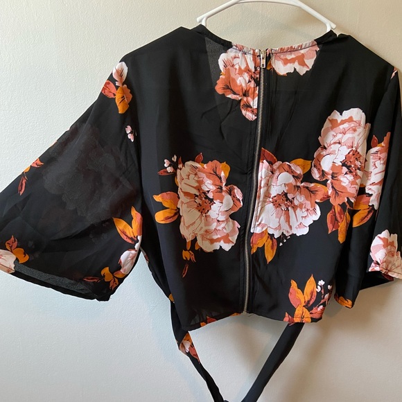 Charlotte Russe Black/Orange Floral Crop Top Sz XL - Picture 8 of 11